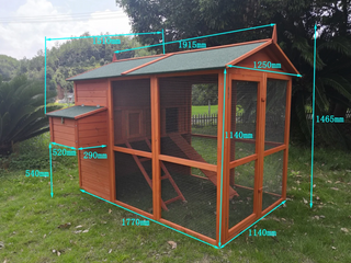 Hønsehus model Emmy med stort udløb