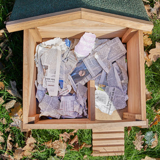 Pindsvinehus model Ruby med tagpap og skillevæg